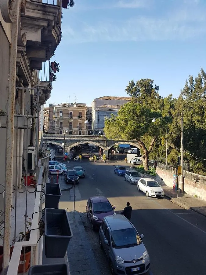 Uzeda Inn Apartment 卡塔尼亚