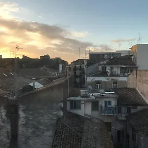 https://conte-ruggero-catania-centralissimo.taorminaitalyhotels.com