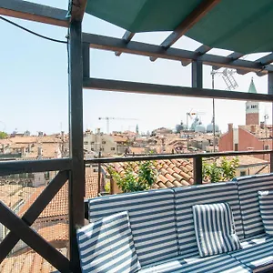 https://rooftop-terrace-penthouse-with-360-views-of-venice-venice5th.hotelinveneto.com
